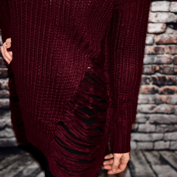 FRAYED ROUND NECK SWEATER in burgundy - Picture 5 of 8